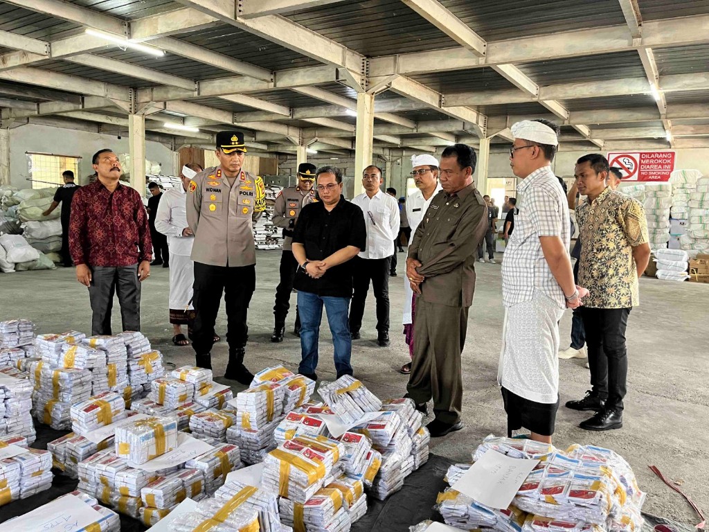 Dokumentasi dari - Pj Bupati Lihadnyana Ingatkan Penyelenggara Pilkada Serentak di Buleleng Antisipasi Cuaca Saat Hari Pencoblosan