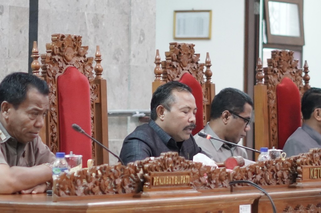 Dokumentasi dari - DPRD Buleleng Setujui Empat Ranperda Dilanjutkan Pembahasannya