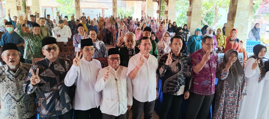 Dokumentasi dari - Tatap Muka Bersama Ratusan Semeton Muslim, Sutjidra Akan Lakukan Penataan di Kampung Bugis