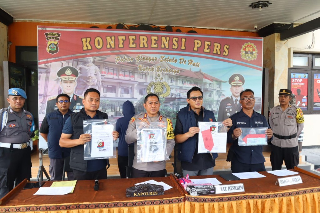 Dokumentasi dari - Dana Hibah Badung Rp2,2 Milyar di Pura Gianyar Berbuah Musibah