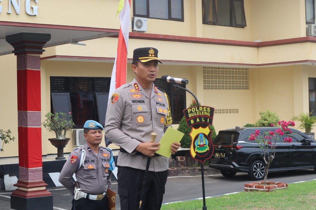 Dokumentasi dari - Kapolres Buleleng : Pimpin Apel Kesiapan Pasukan Ops Mantap Praja Agung-2024 Jaga Netralitas