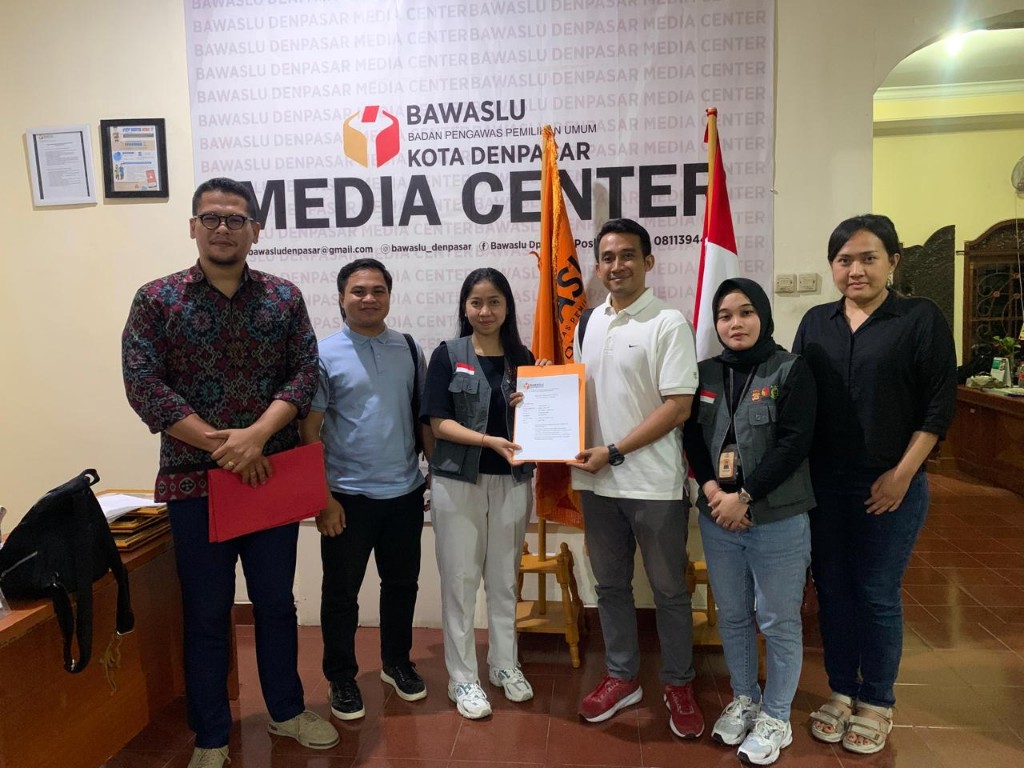 Dokumentasi dari - Dugaan Pelanggaran Pilkada, Tim Hukum ABDI Denpasar Laporkan ke Bawaslu