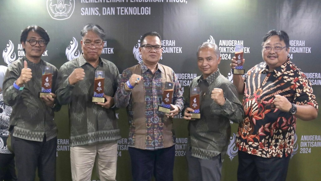 Dokumentasi dari - Luar Biasa, Undiksha Raih 10 Penghargaan, Ajang Anugerah Diktisaintek 2024