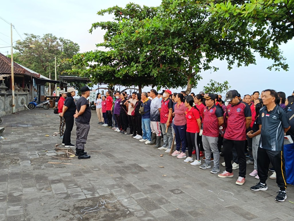 Dokumentasi dari - Pemkab Buleleng Gelar Aksi Bersih Pantai, Persiapkan Destinasi Wisata Religi