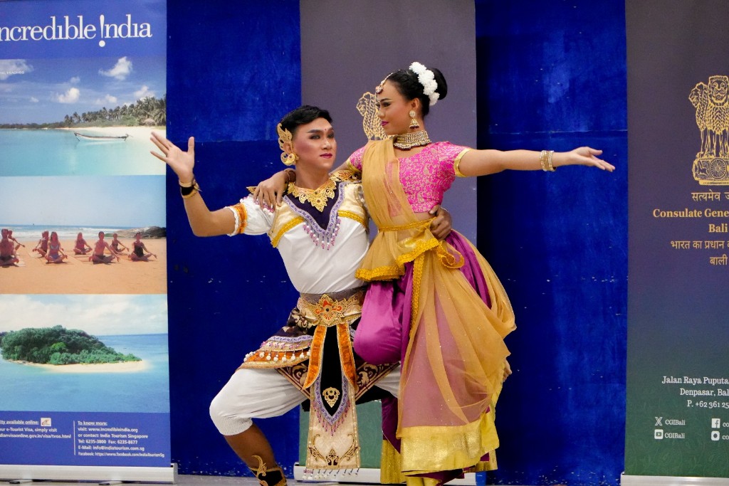 Dokumentasi dari - India Day 2024 Captivates Hundreds of Participants with Cultural Workshops and Indian Educational Information