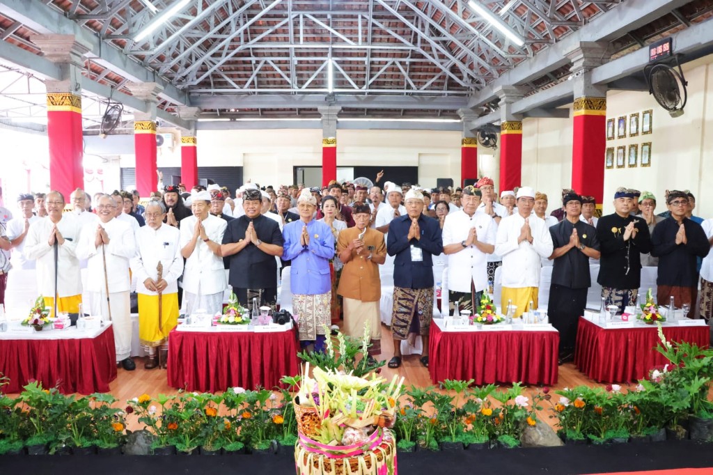 Dokumentasi dari - Buka Mahasabha XI MGPSSR, Pj Gubernur Mahendra Harap Lahirkan Sekolah Bernapaskan Hindu