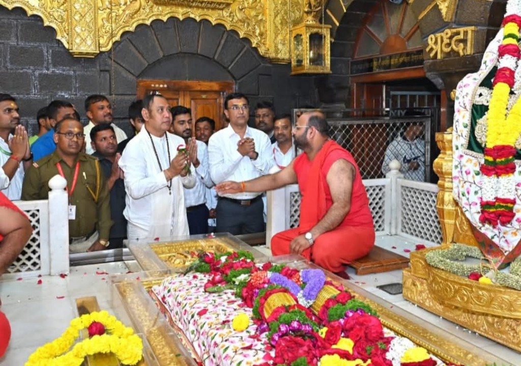 Dokumentasi dari - Ida Rsi Putra Manuaba Kunjungi Temple Shirdi Maharashtra
