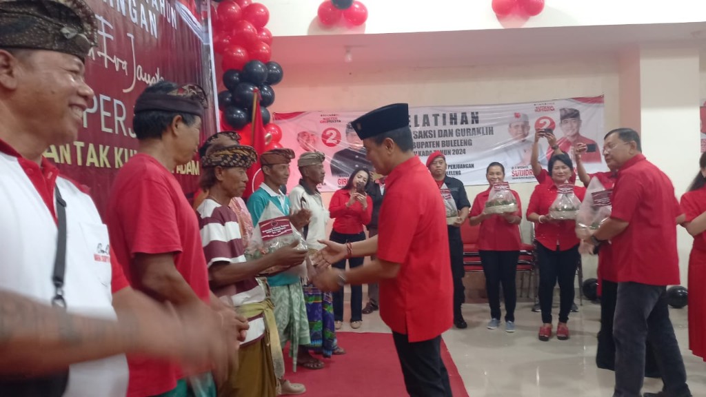 Dokumentasi dari - Peringatan 52 Tahun PDIP di Buleleng, Dilakukan Sederhana, Pemberian Bingkisan kepada Nelayan dan Petani