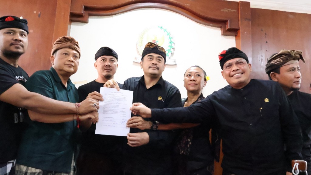 Dokumentasi dari - Perjuangkan FPDPB, Empat DPD RI Dapil Bali Sepakat Hapus Pasal 7 ayat 2, point F Pergub. 40 Tahun 2019 Dihapus