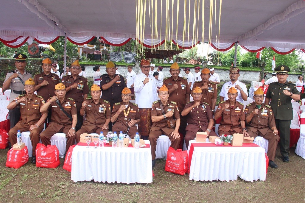 Dokumentasi dari - Sekda Buleleng Gede Suyasa Ajak Semua Pihak Isi Kemerdekaan dengan Prestasi dan Kerja Keras
