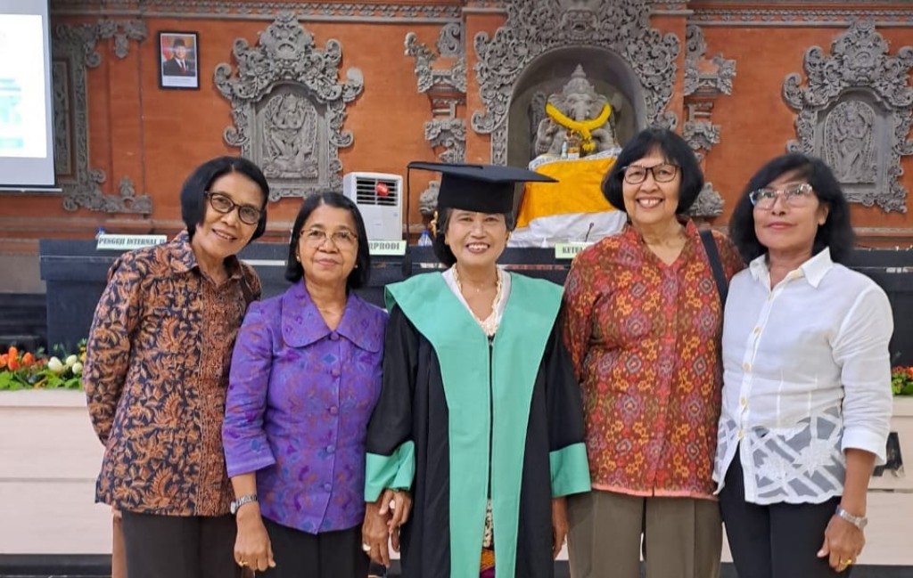 Dokumentasi dari - Cantiari Raih Gelar Doktor Pascasarjana Undiksha
