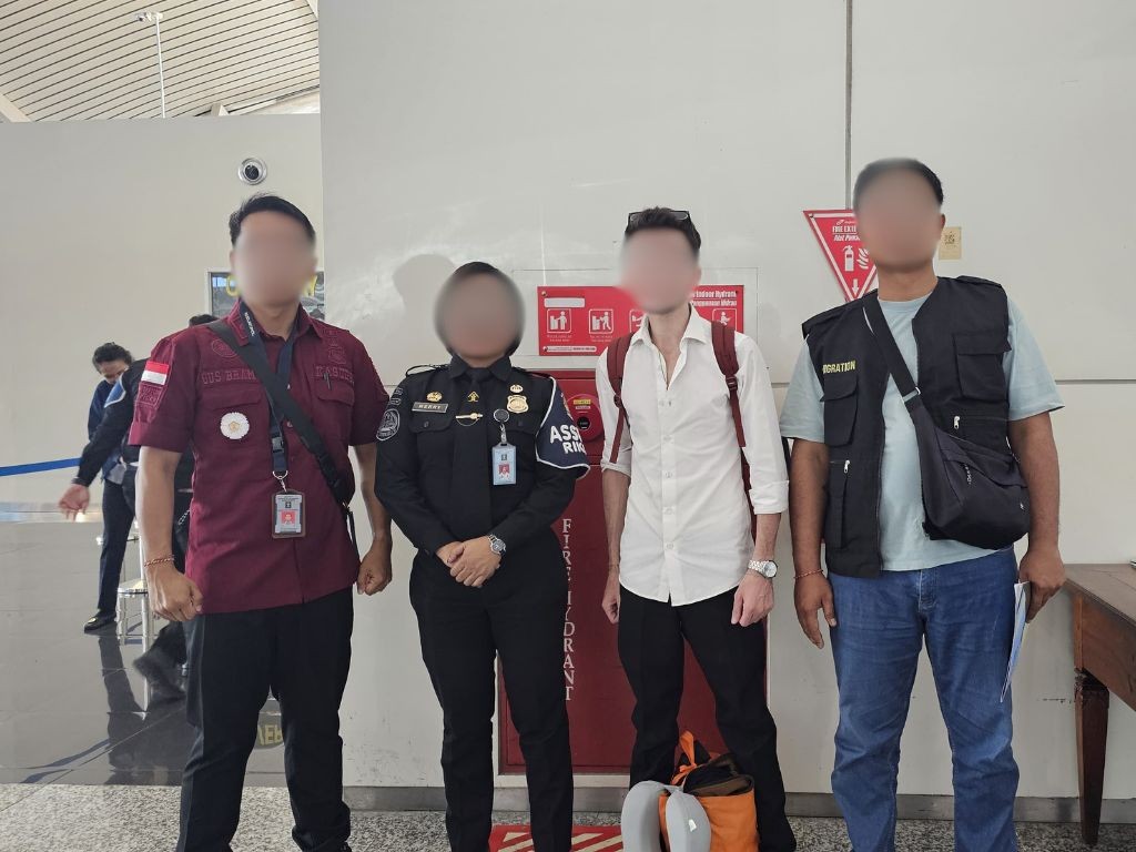 Dokumentasi dari - Overstay, Imigrasi Singaraja Deportasi  WNA Asal Turki yang Tinggal di Kecamatan/Kabupaten Karangasem