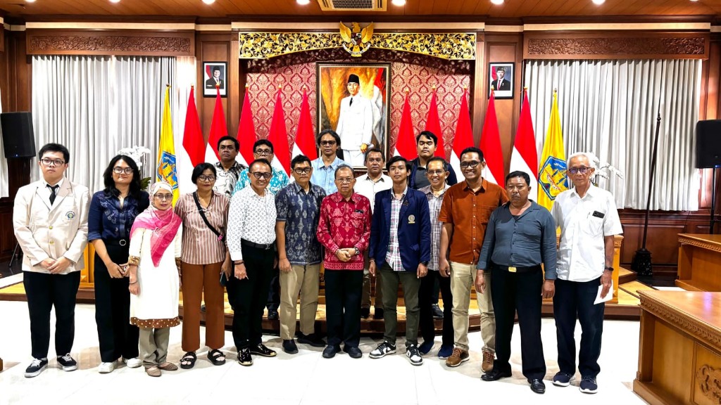 Dokumentasi dari - 30 Bus TMD Dijual Tutupi Biaya Operasional, Pengguna Temui Gubernur Bali Koster