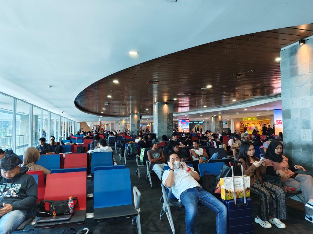 Dokumentasi dari - Runway Bandara Ngurah Rai Kembali Dibuka, Pesawat Berangkat Pertama dari Aero India 