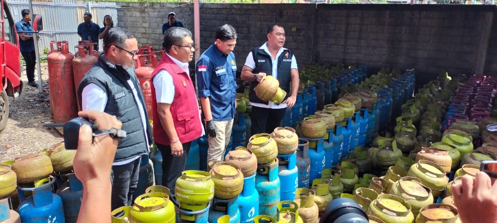 Dokumentasi dari - Bareskrim Polri Ungkap Bisnis Haram Pengoplos Gas LPG Bersubsidi di Kutri Gianyar