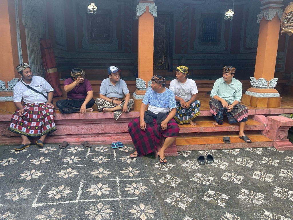 Dokumentasi dari - Pertemuan Keluarga Besar Puri Jambe Suci Denpasar Sikapi Persoalan Tanah di Jalan Batas Dukuh Sari