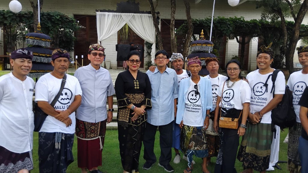 Dokumentasi dari - Peduli Sampah, Yayasan BSI - Komunitas Malu Dong Gelar Pameran Seni Rupa di Sudakara Artspace