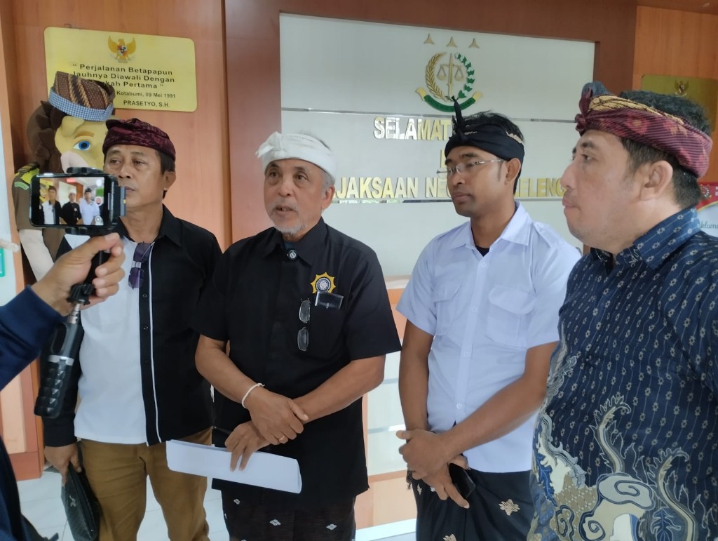 Dokumentasi dari - Reaksi Masyarakat Atas Ancaman Laporkan Kejaksaan ke Pusat, Kejaksaan Sudah Terukur, Terpidana 3 Kali Mangkir