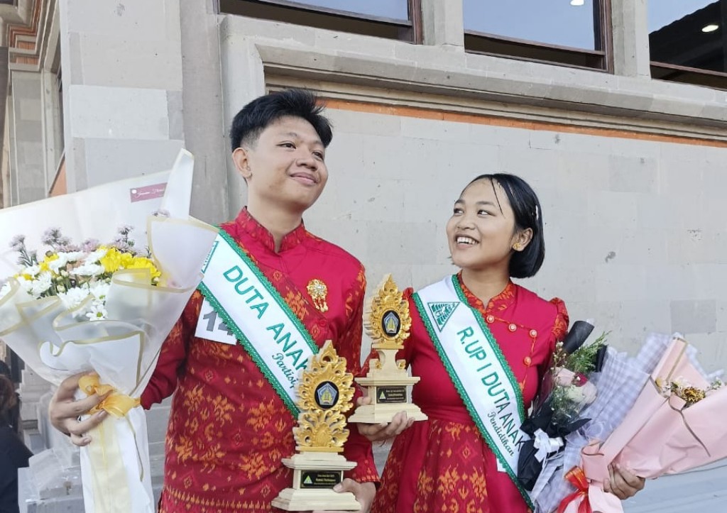 Dokumentasi dari - Kado Hardiknas, Duta Anak Buleleng Wakili Bali Ditingkat Nasional