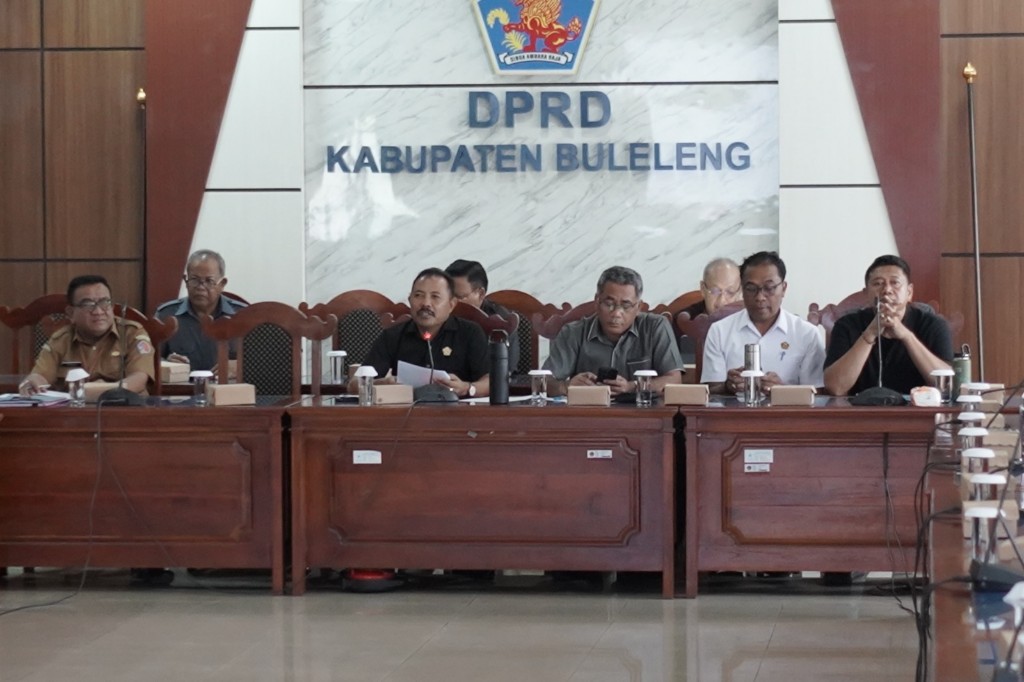 Dokumentasi dari - Ketua DPRD Buleleng Targetkan 3 Bulan Tuntaskan Masalah Siswa SMP Kesulitan Membaca dan Menulis