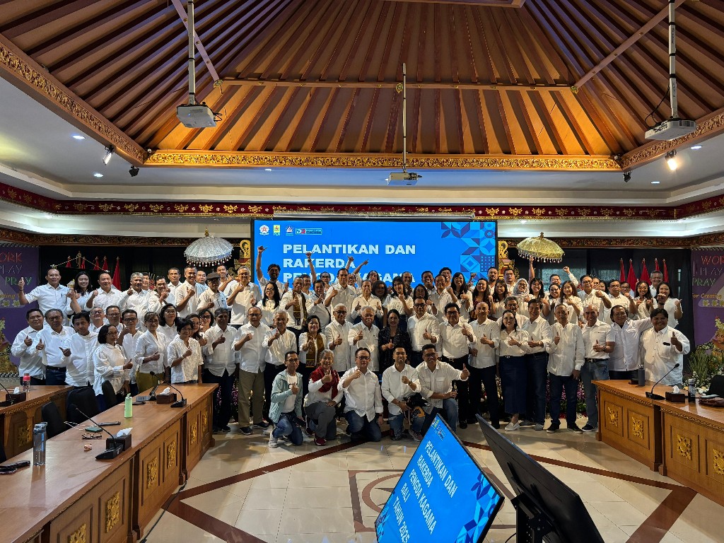 Dokumentasi dari - Agung Diatmika Kembali Dilantik jadi Ketua Kagama Bali, Basuki; Cari Solusi soal Sampah di Bali