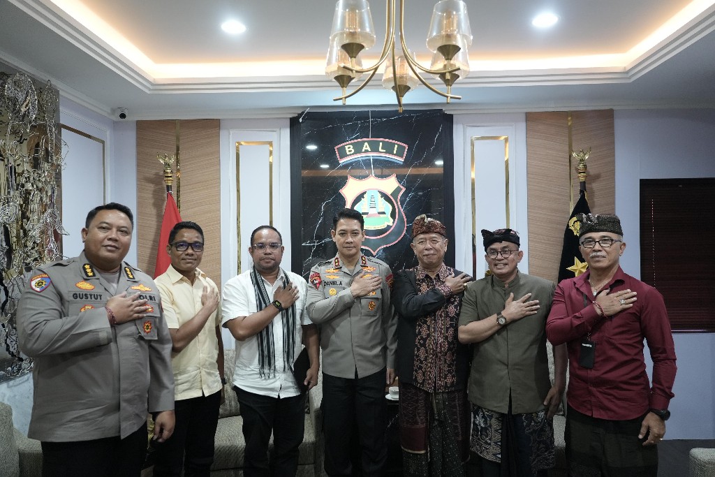 Dokumentasi dari - Dewan Pembina Flobamora Bali Dukung Kapolda Daniel jaga Kamtibmas, Tindak Tegas Aksi Premanisme Tanpa Pandang SARA 