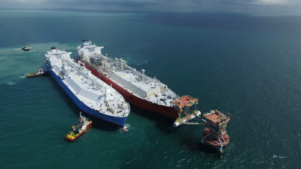 Dokumentasi dari - Warga Khawatir Risiko Terminal LNG Sidakarya, Berjarak 500 Meter dari Pulau Serangan