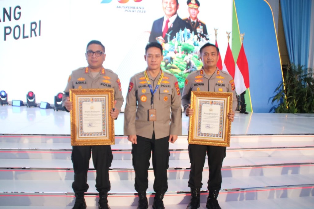 Dokumentasi dari - Polres Buleleng Raih Penghargaan Predikat Pelayanan Prima dari KemenPAN-RB dalam Penilaian PEKPPP Mandiri 2024