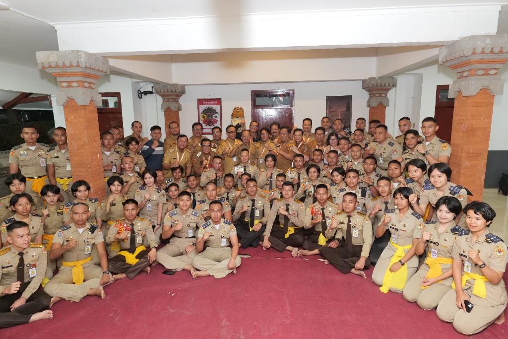 Dokumentasi dari - Kepala Daerah se-Bali Masimakrama Ditengah Retreat di IPDN 