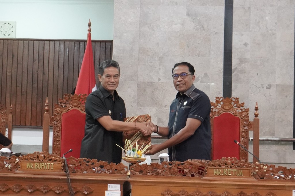 Dokumentasi dari - Fraksi-Fraksi DPRD Buleleng Sampaikan Pandangan Umum Terhadap Raperda Pertanggungjawaban Pelaksanaan APBD TA 2024