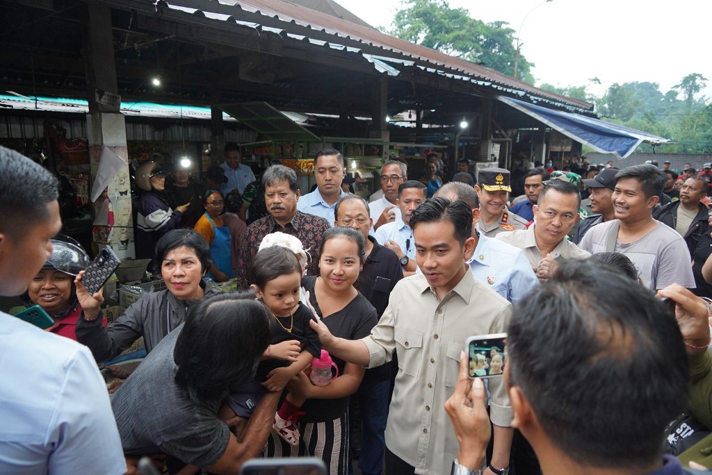 Dokumentasi dari - Wapres Gibran Kunjungi Pasar Dauh, Pangdam Pastikan Kunjungan di Bali Aman dan Lancar