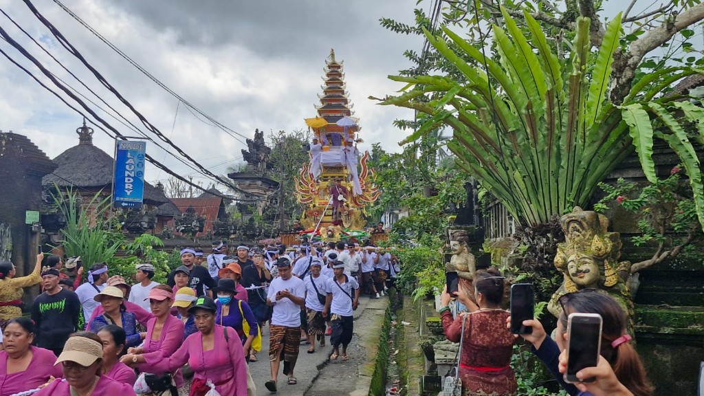 Dokumentasi dari - 35 Sawa Ikuti Ngaben Massal, Kuatkan Rasa Kebersamaan