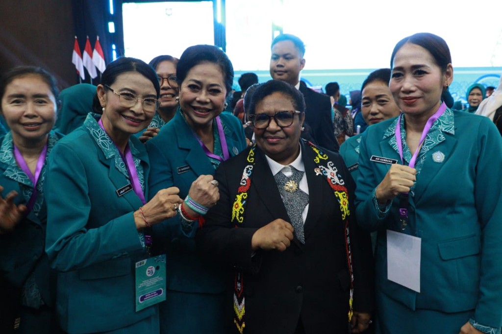 Dokumentasi dari - Ketua TP PKK Buleleng Ny.Wardhany Sutjidra Komitmen Jalankan Program Hasil Rakernas X TP PKK