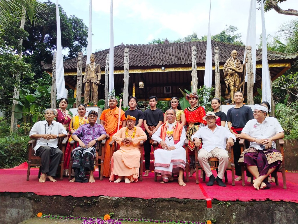 Dokumentasi dari - Kalingga Bali Yatra, Dialog Budaya dan Pentas Seni Bali - India di Ashram Gandhi Puri 
