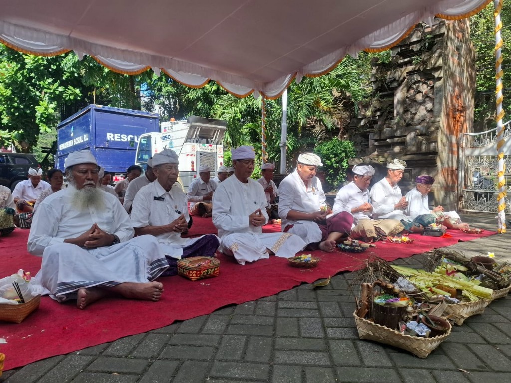 Dokumentasi dari - Anggara Kasih Prangbakat: Hari Suci Kasih Sayang dan Pembersihan Diri