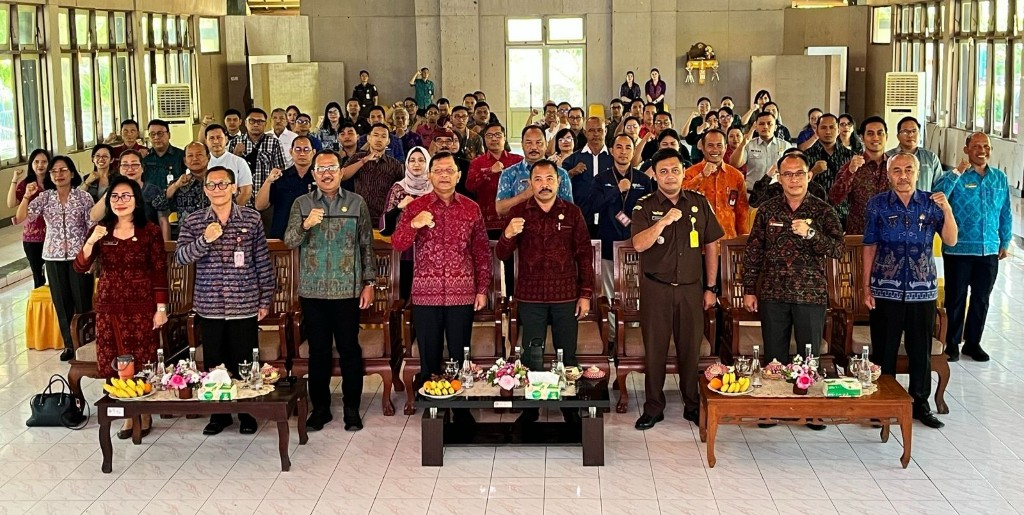 Dokumentasi dari - Forum TJSLP Buleleng Dikukuhkan, Perusahaan Tidak Hanya Cari Keuntungan, Berkontribusi Untuk Kesejahtraan Masyarakat