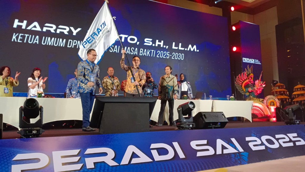 Dokumentasi dari - Harry Ponto Gantikan Juniver Girsang,  Aklamasi Ketua Umum PERADI SAI 2025-2030