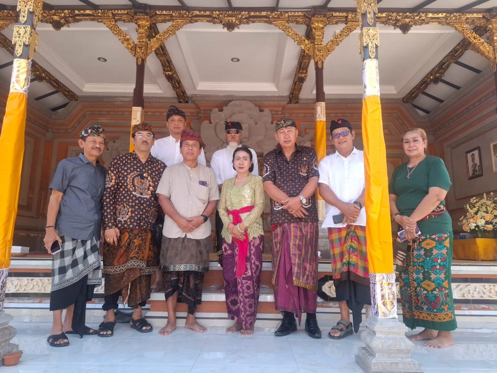 Dokumentasi dari - Perwakilan Gugus Kebangsaan Bali Melayat ke Griya (Rumah) Duka Ida Pedanda Sedawa
