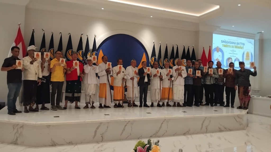 Dokumentasi dari - Mirip Kisah Tantri; Sulinggih Bali, Akademisi - Politisi Apresiasi Peluncuran Buku Singgasana Battisi Takhta 32  Bidadari Karya Cendekiawan Asal India