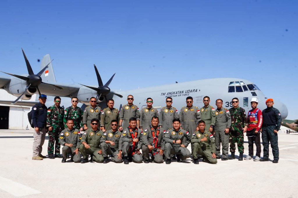 Dokumentasi dari - Momen HUT Ke-80 RI, Satgas Garuda Merah Putih II Kembali Salurkan Bantuan ke Gaza