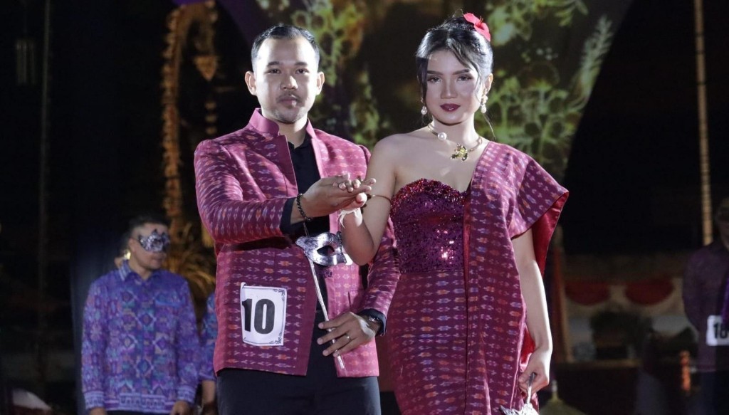 Dokumentasi dari - Fashion Show Ethnoglam: Perpaduan Spirit Lokal dan Gaya Kekinian di Buleleng