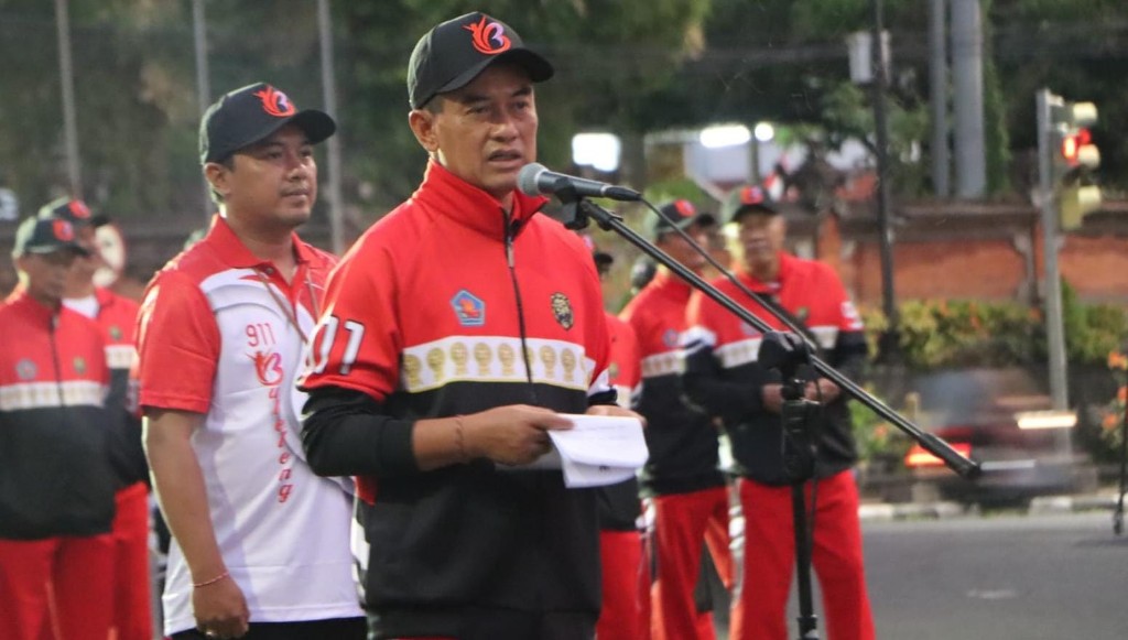 Dokumentasi dari - Wabup Buleleng Supriatna Lepas Kontingen Porprov 2025