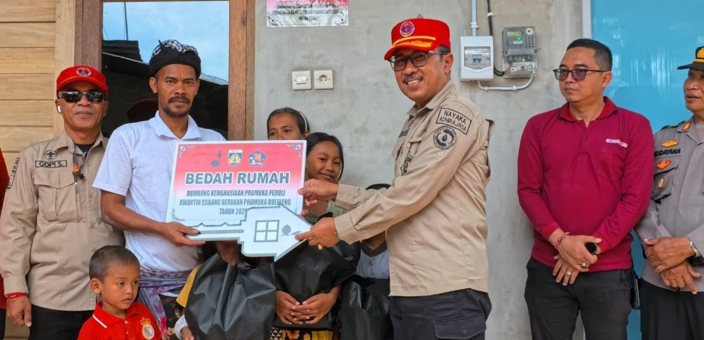 Dokumentasi dari - Ketua Kwarcab Pramuka Buleleng Gede Suyasa, Serahkan Dua Rumah Layak Huni