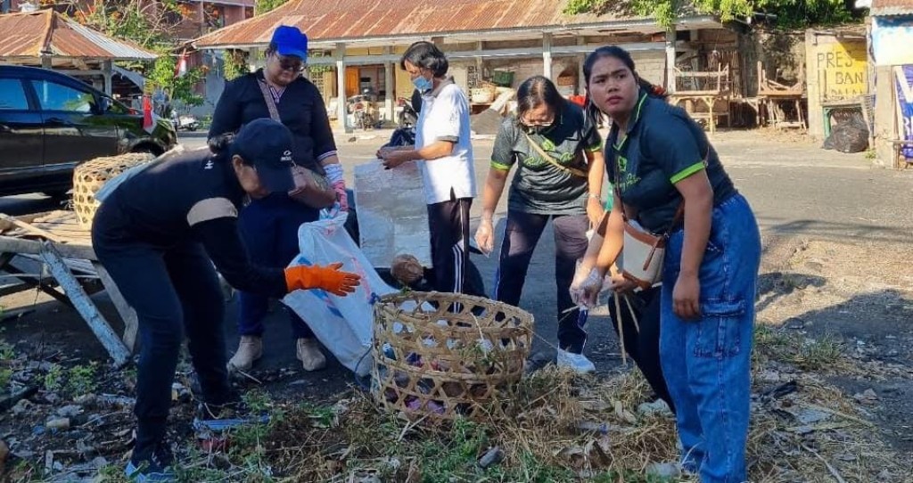 Dokumentasi dari - Sambut Penilaian Adipura, Pemkab Buleleng Beserta Jajaran Terkait Gelar Aksi Bersih Sampah