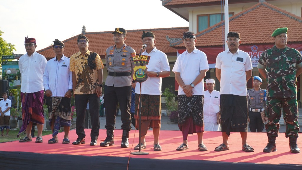 Dokumentasi dari - Sikapi Aksi Unjuk Rasa Dibeberapa Daerah, Digelar Apel Harmoni, Bupati Sutjidra Tekankan, Jaga Kondusivitas Buleleng