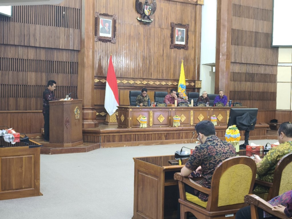 Dokumentasi dari - DPRD Bali Ajukan Dua Ranperda Inisiatif: Keterbukaan Informasi Publik dan Transportasi Pariwisata Berbasis Aplikasi