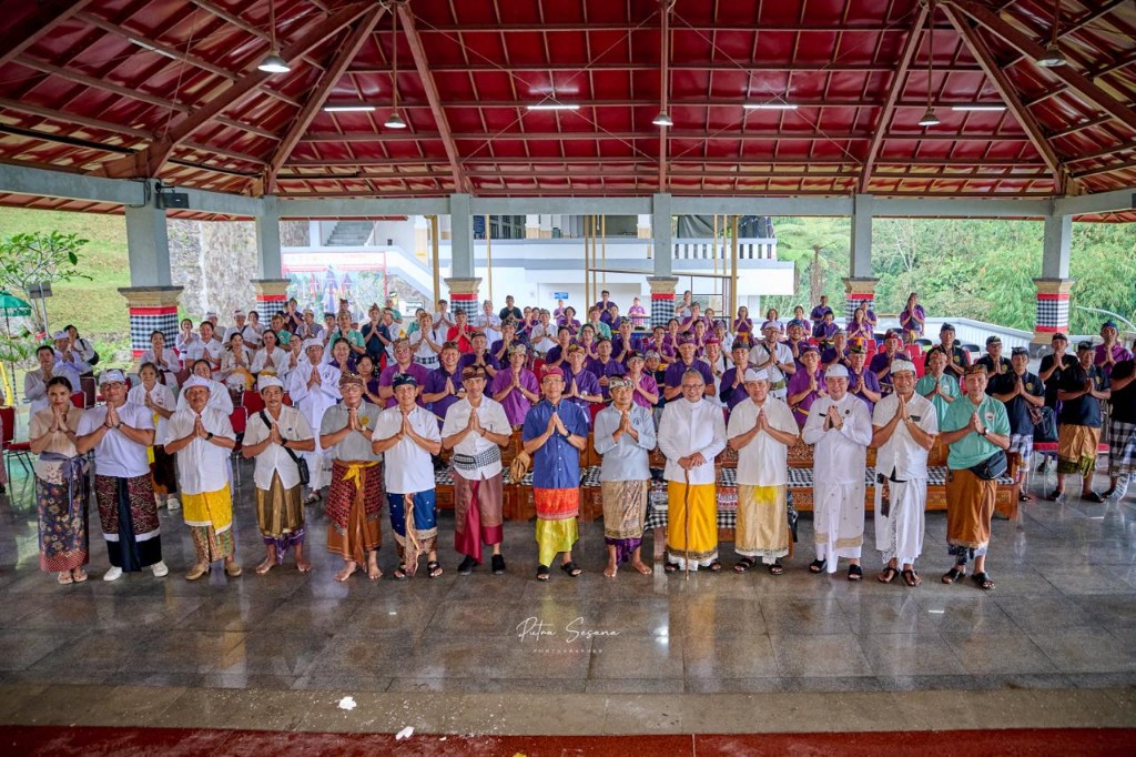 Dokumentasi dari - Dharmatula : Meningkatkan Kesadaran Spiritual Masyarakat Hindu di Kota Industri