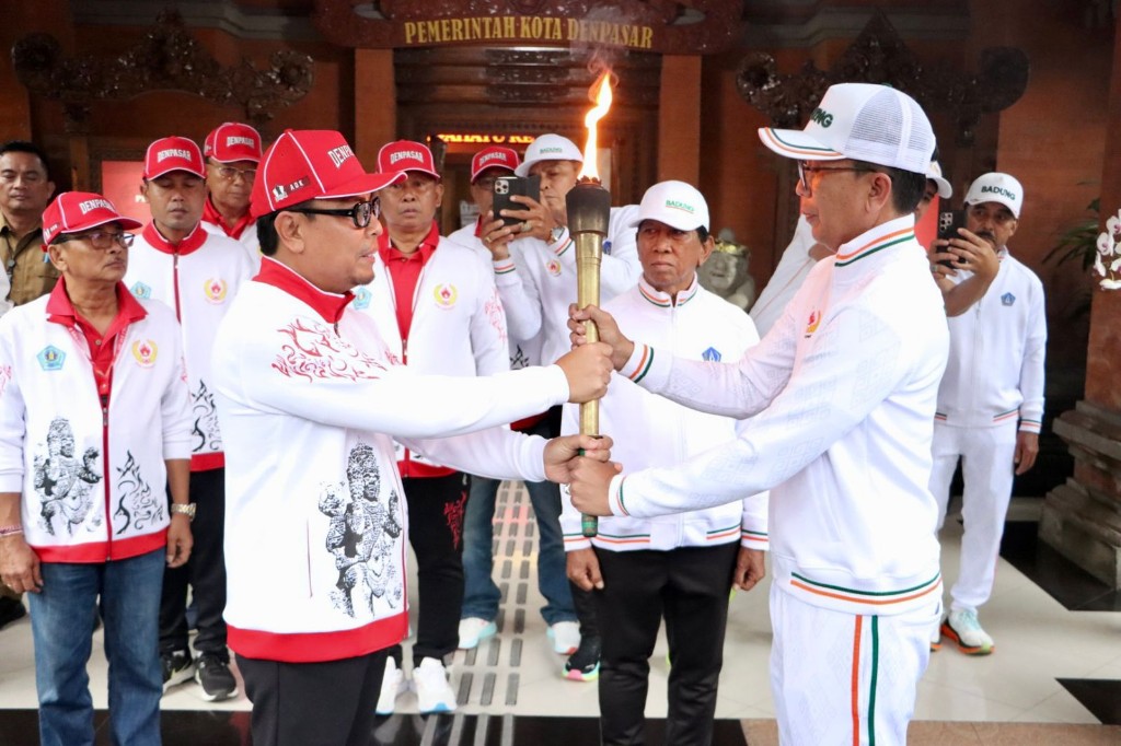 Api Obor Porprov Bali XVI Tahun 2025 Tiba Di Kota Denpasar 