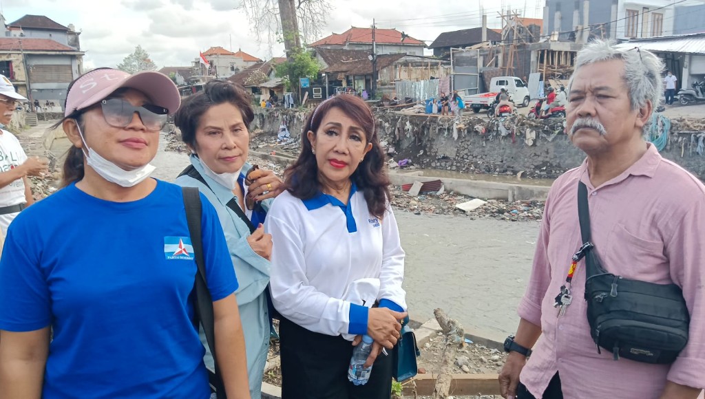 Dokumentasi dari - Tutik Wardhani Kembali Sambangi Rumah Warga Terdampak Banjir Bandang hingga Perjuangkan Normalisasi Sungai