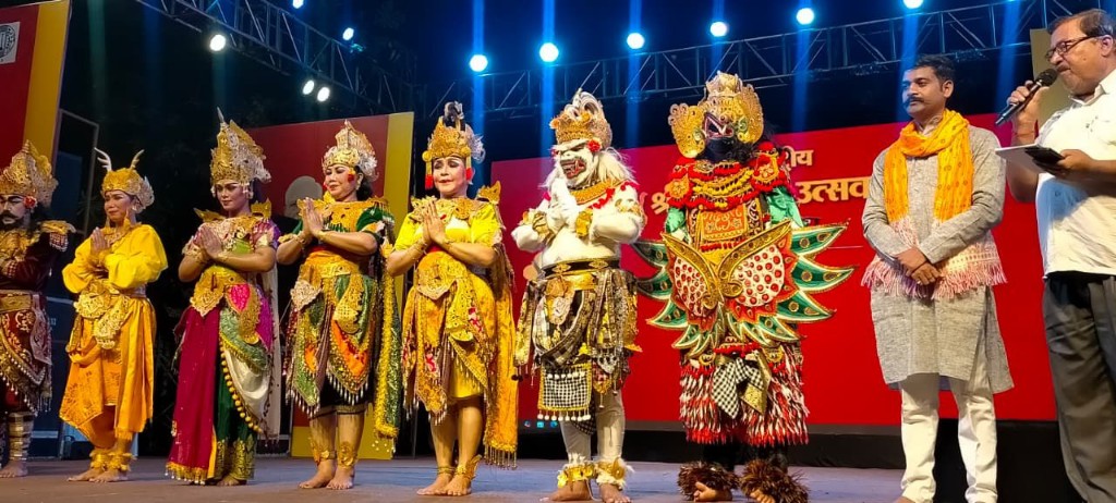 Dokumentasi dari - ISI Bali dan Sanggar Lokananta Pentaskan Drama Tari The Search for Sita di International Ramayana Festival 2025
